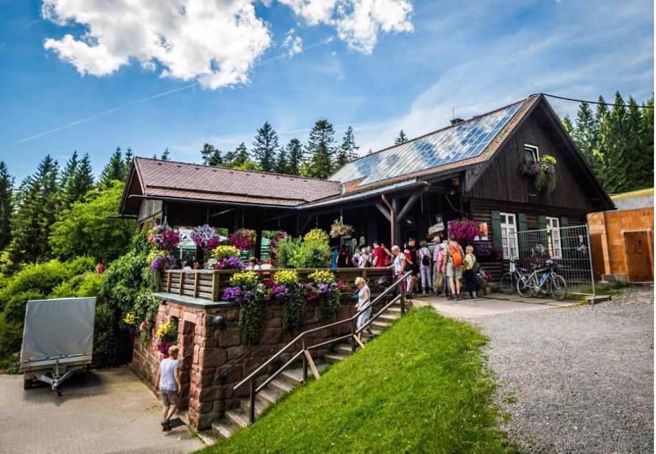Am Enzufer Mit Wintergarten Im Schwarzwald