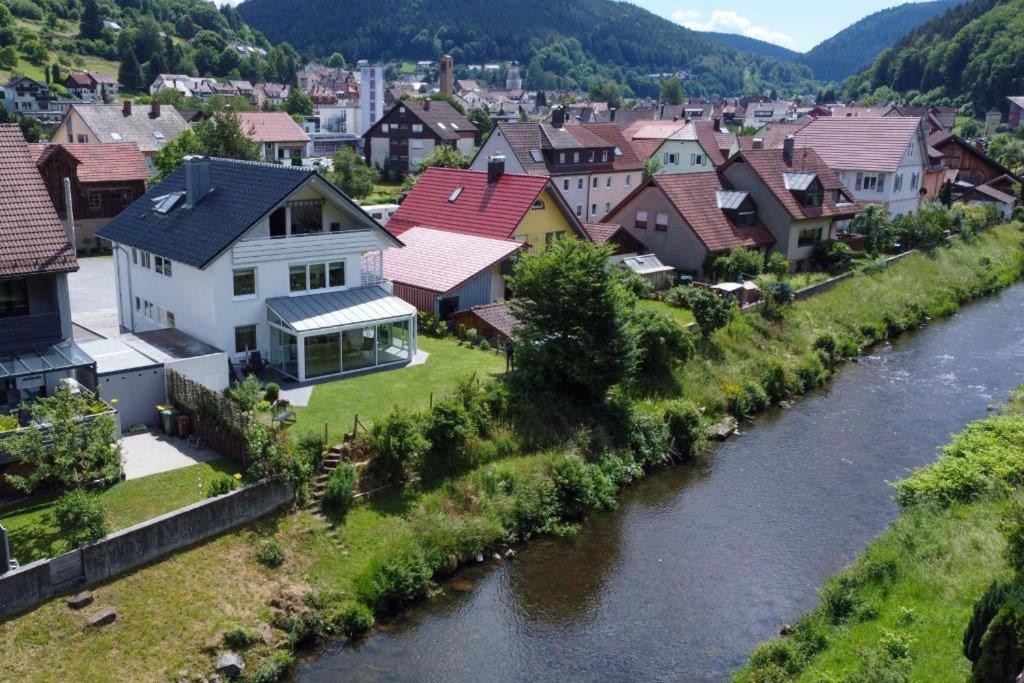 Am Enzufer Mit Wintergarten Im Schwarzwald Bad Wildbad
